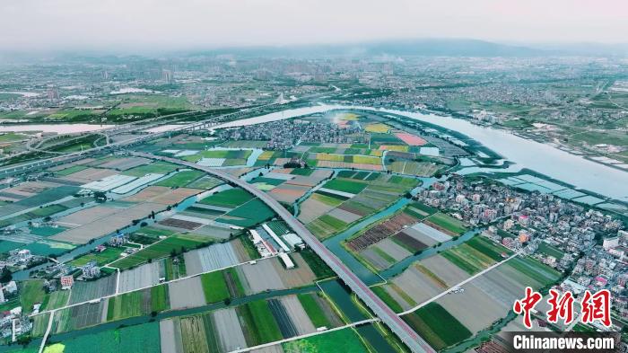 大型纪录片《木兰溪》节目画面,航拍兴化平原。 福建省广播影视集团卫视中心供图
