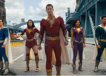 《雷霆沙赞！众神之怒》曝中国独家海报 DC英雄开启神级对决