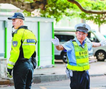 珠海交警拍摄微电影《榕树头》，讲述交警40年的风雨故事