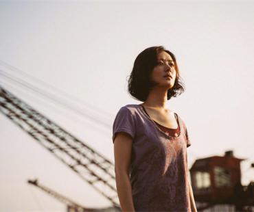 《向阳·花》曝创作特辑 赵丽颖诠释小人物力量