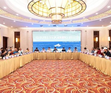 《海天雄鹰》研讨会举办 侯勇李幼斌谈创作荣誉感